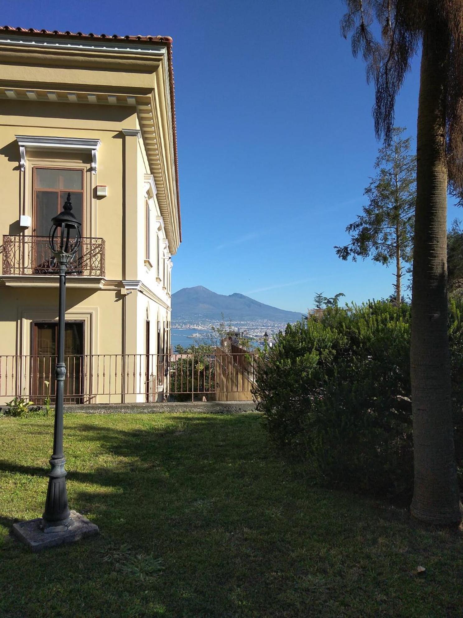 Villa Pellicano -Il Nido 卡斯特拉玛雷帝斯达比亚 外观 照片